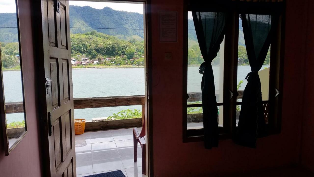 Sibayak Guesthouse Tuk Tuk Exterior photo