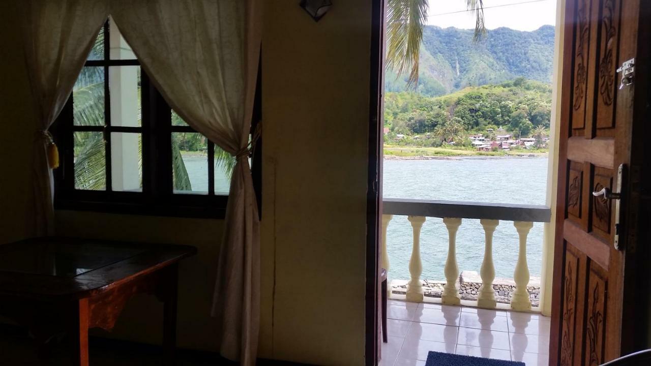 Sibayak Guesthouse Tuk Tuk Exterior photo